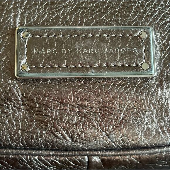 MARC BY MARC JABOBS "Too Hot to Handle" Hobo Crossbody/Shoulder Bag in Gunmetal - Picture 7 of 16